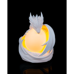Weiße 3D Drachenlampe mit leuchtender Kugel, RGB-Licht und skulpturalem Design