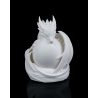 Weiße 3D Drachenlampe mit leuchtender Kugel, RGB-Licht und skulpturalem Design