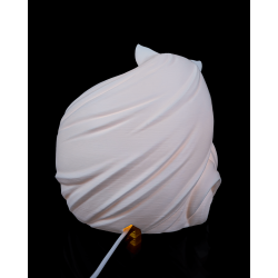 Weiße Katzenfigur als dekorative Lampe mit leuchtendem Innenraum und RGB-Beleuchtung