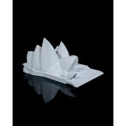 Weißes architektonisch inspiriertes Dekoobjekt in Form des Sydney Opera House auf flacher Basis