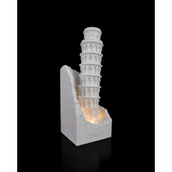 Dekorative Pisa Leuchte mit Schiefem Turm von Pisa, felsartiger Basis, Schriftzug Italy und beleuchtetem Innenbereich