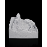 Miniatur-Relief der Chinesischen Mauer mit Wachturm, felsiger Landschaft und CHINA-Schriftzug auf dem Sockel