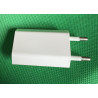 Weißes USB-A Netzteil mit Eurostecker und zwei Kontakten