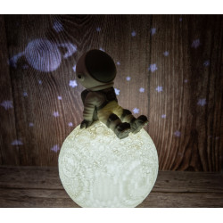 Nachtlicht Astronaut auf dem Mond